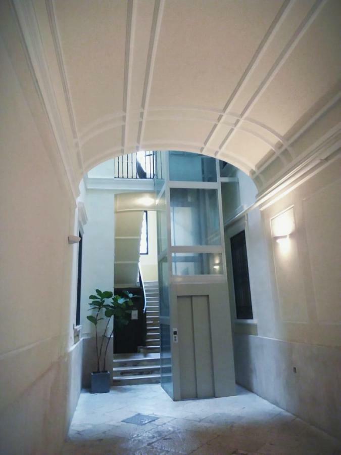 Maison Flores Μπάρι Εξωτερικό φωτογραφία